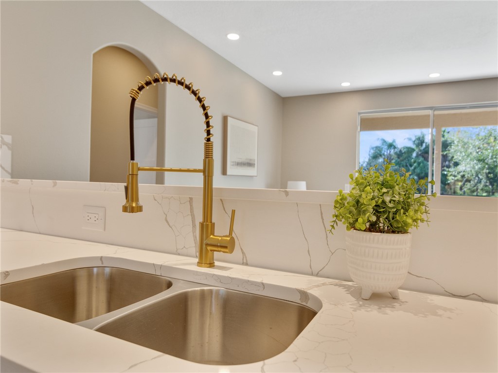 1209 Scarlet Oak Circle