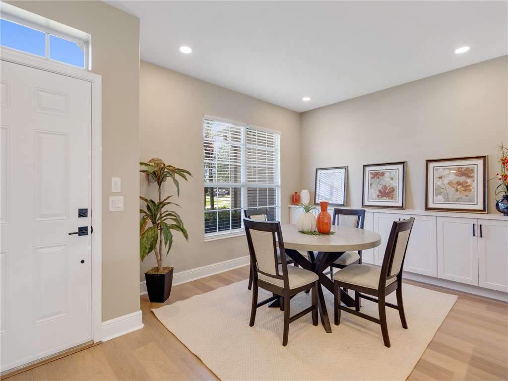 1209 Scarlet Oak Circle