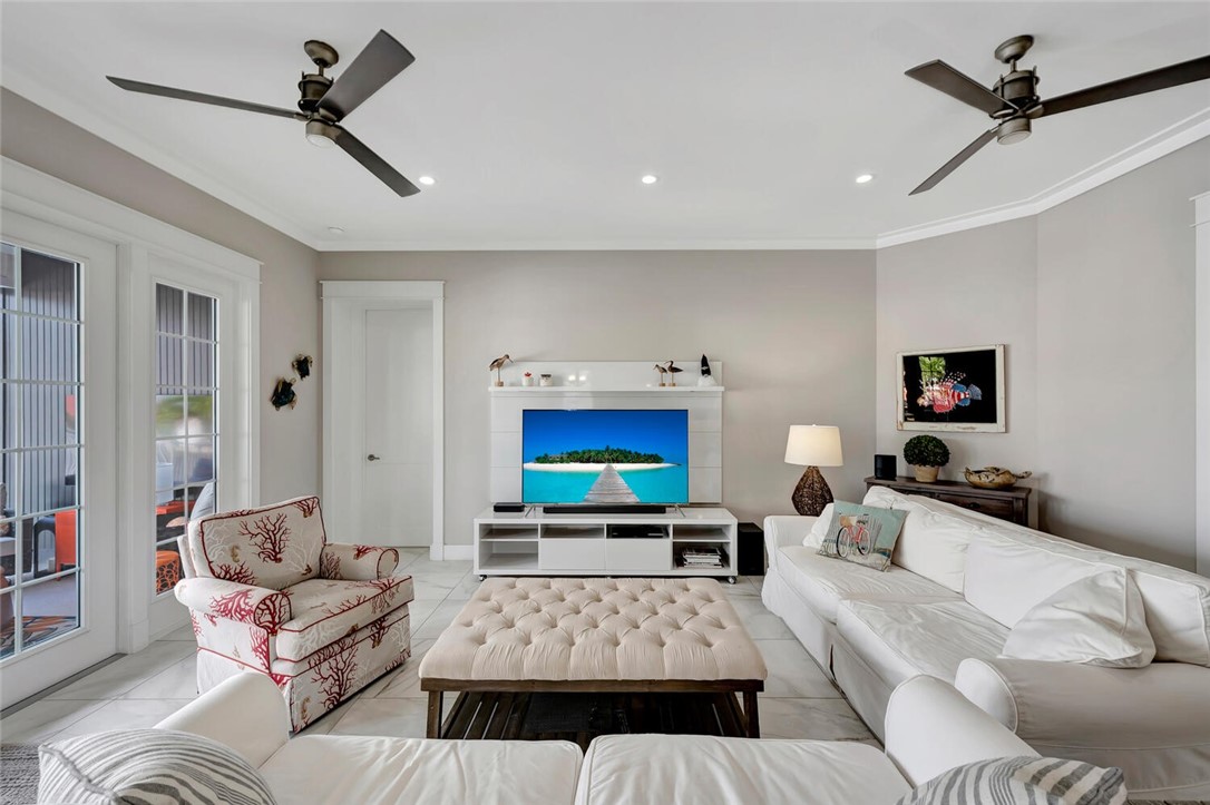 10 Tarpon Drive