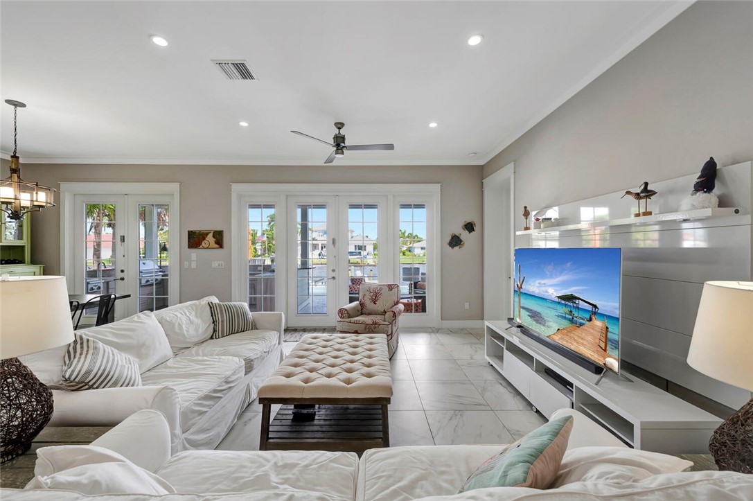 10 Tarpon Drive