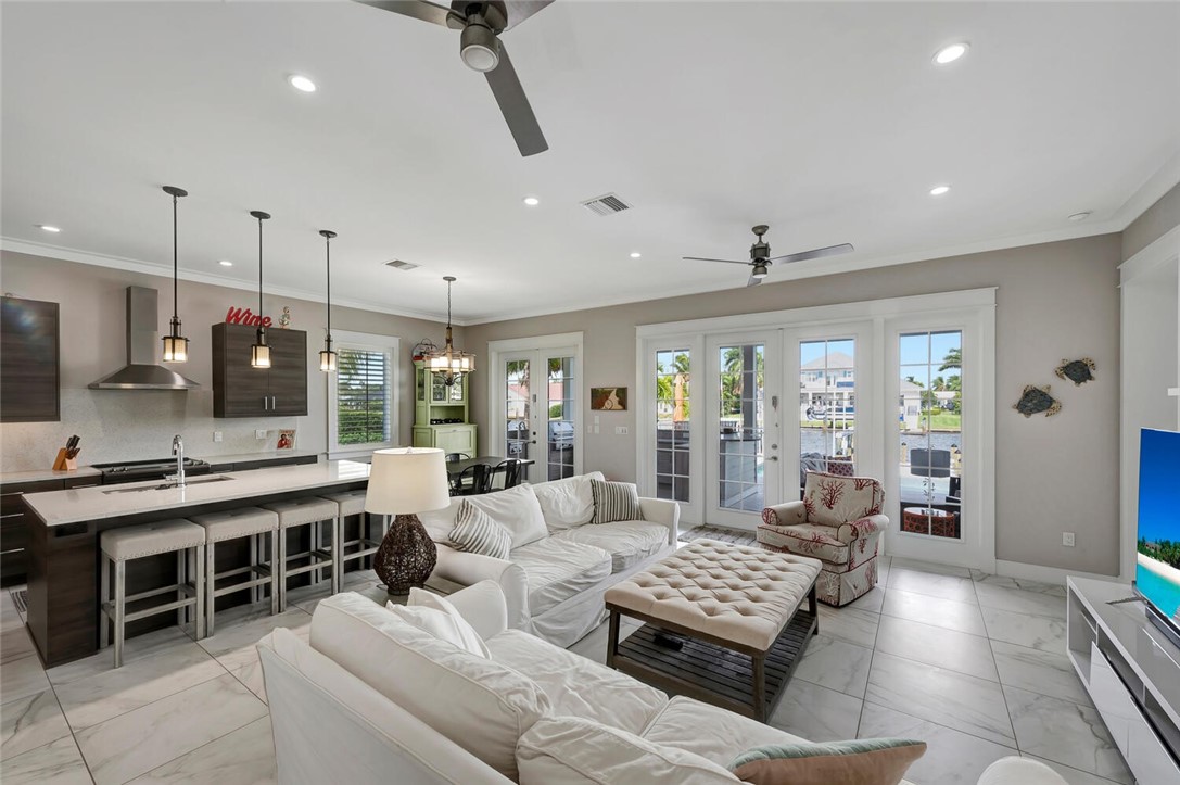 10 Tarpon Drive
