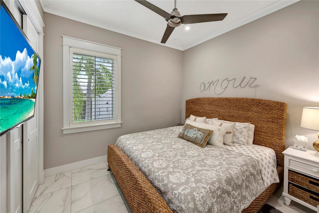 10 Tarpon Drive