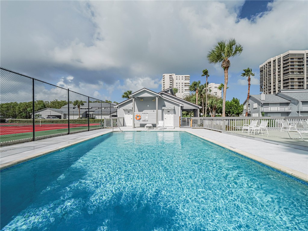 4949 N Highway A1a 212
