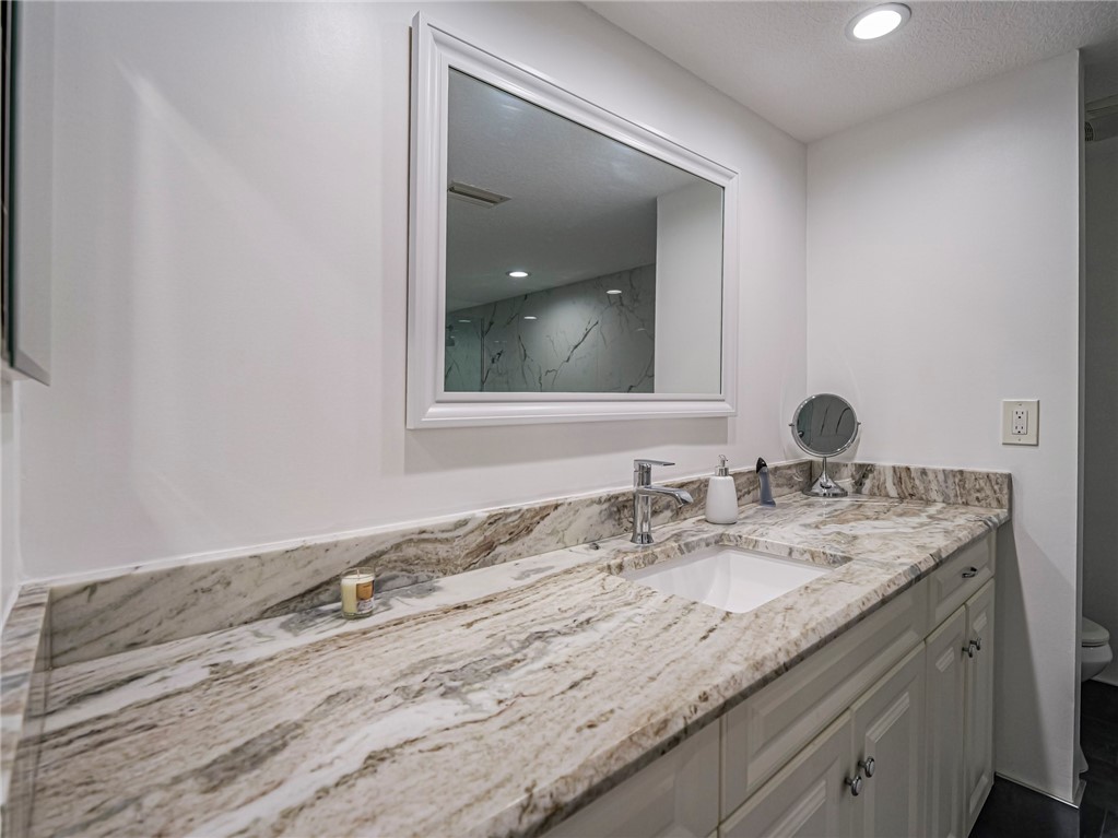 4949 N Highway A1a 212