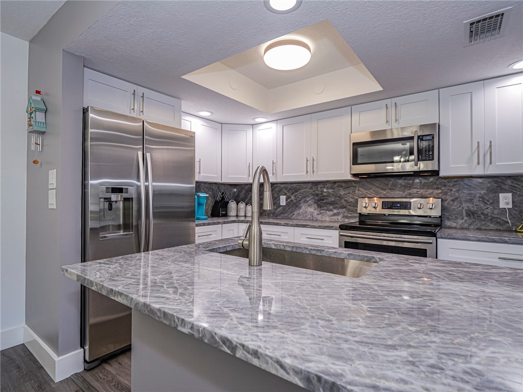 4949 N Highway A1a 212