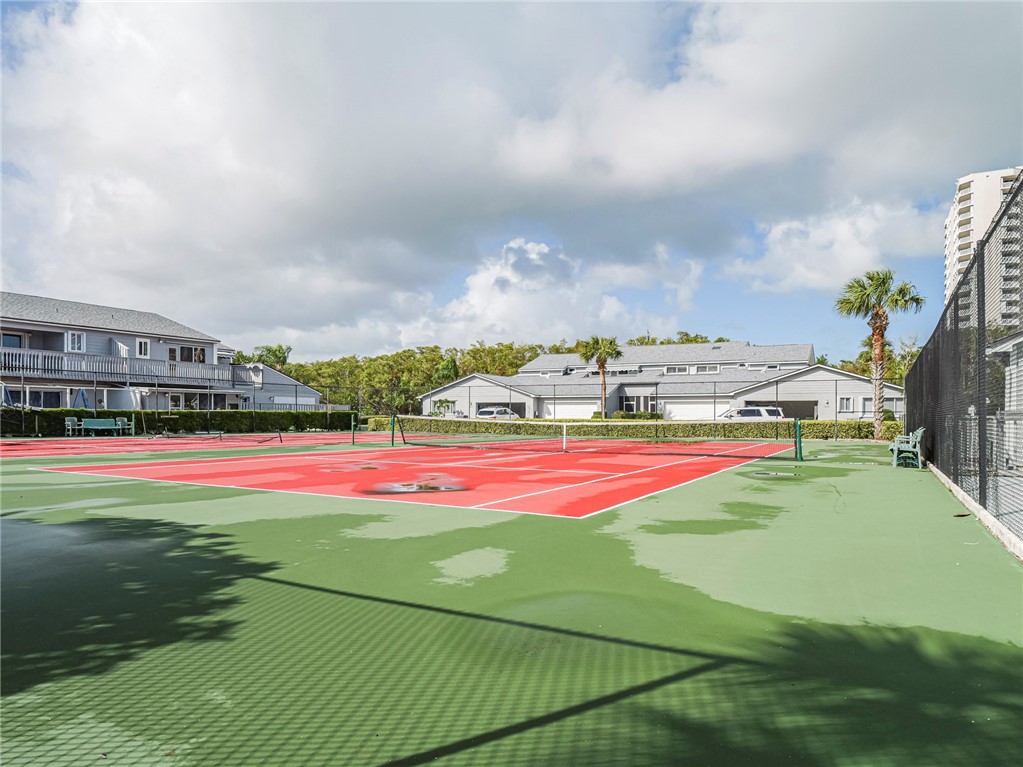 4949 N Highway A1a 212