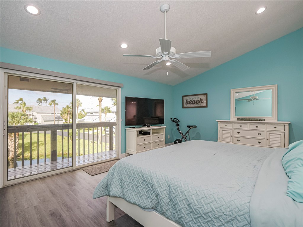 4949 N Highway A1a 212