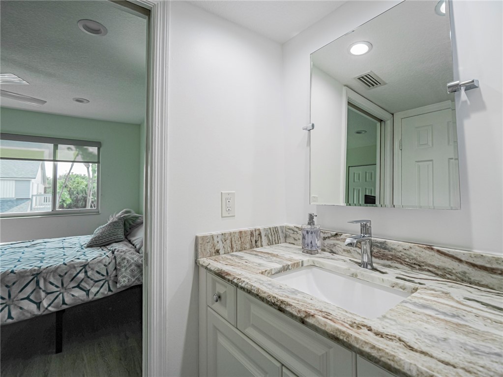 4949 N Highway A1a 212