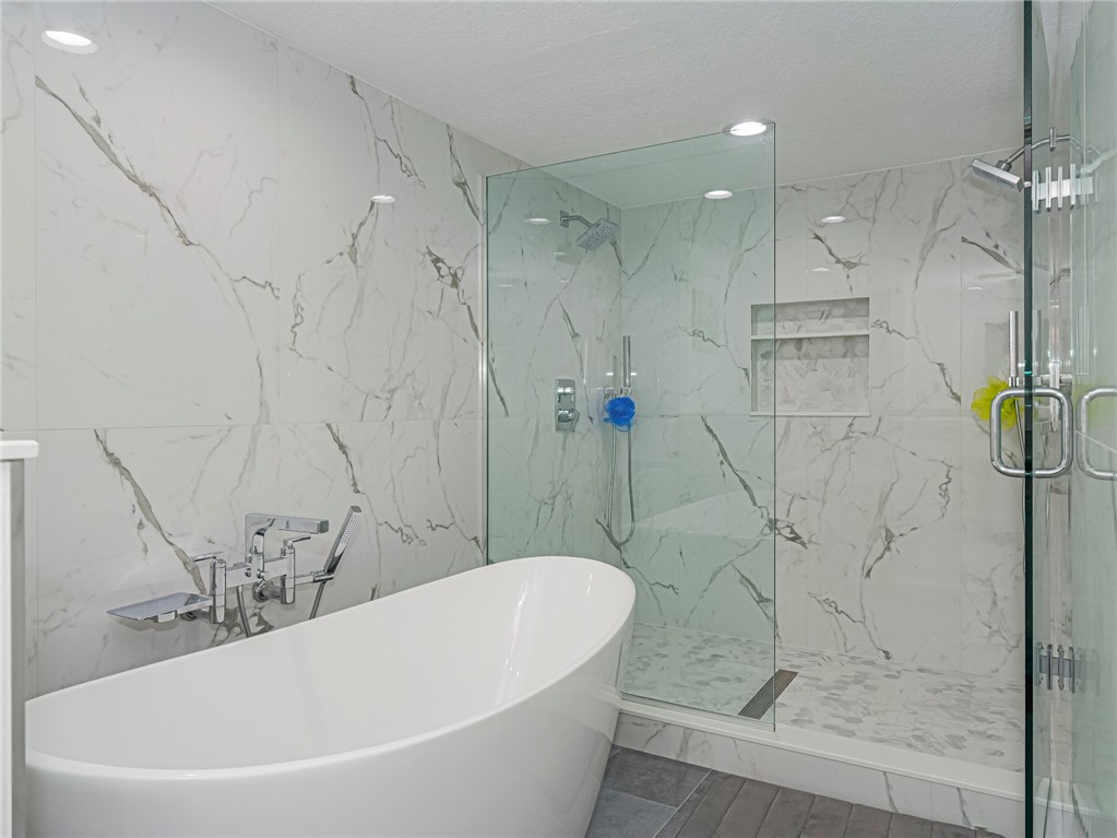 4949 N Highway A1a 212