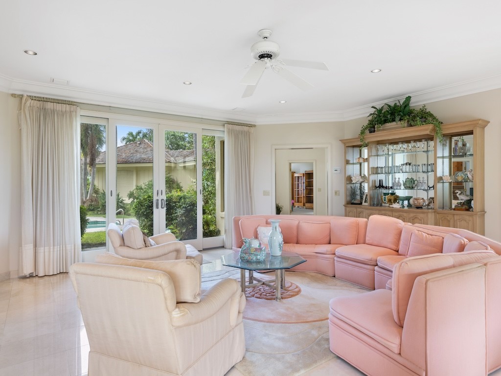186 Ocean Way