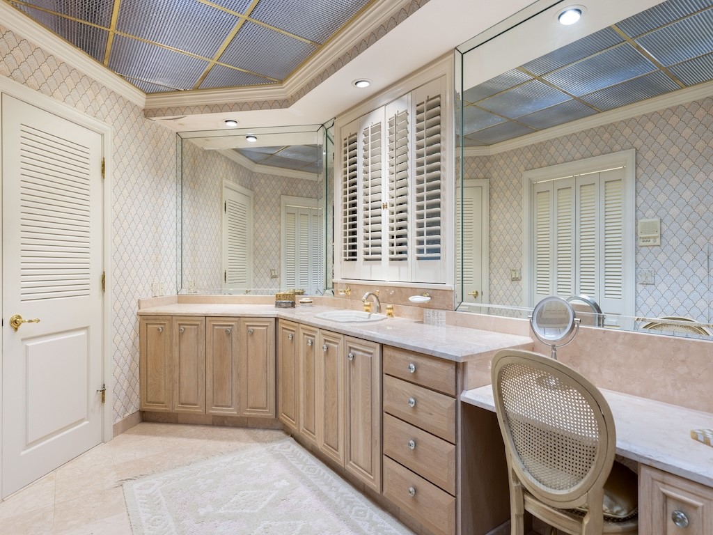 186 Ocean Way