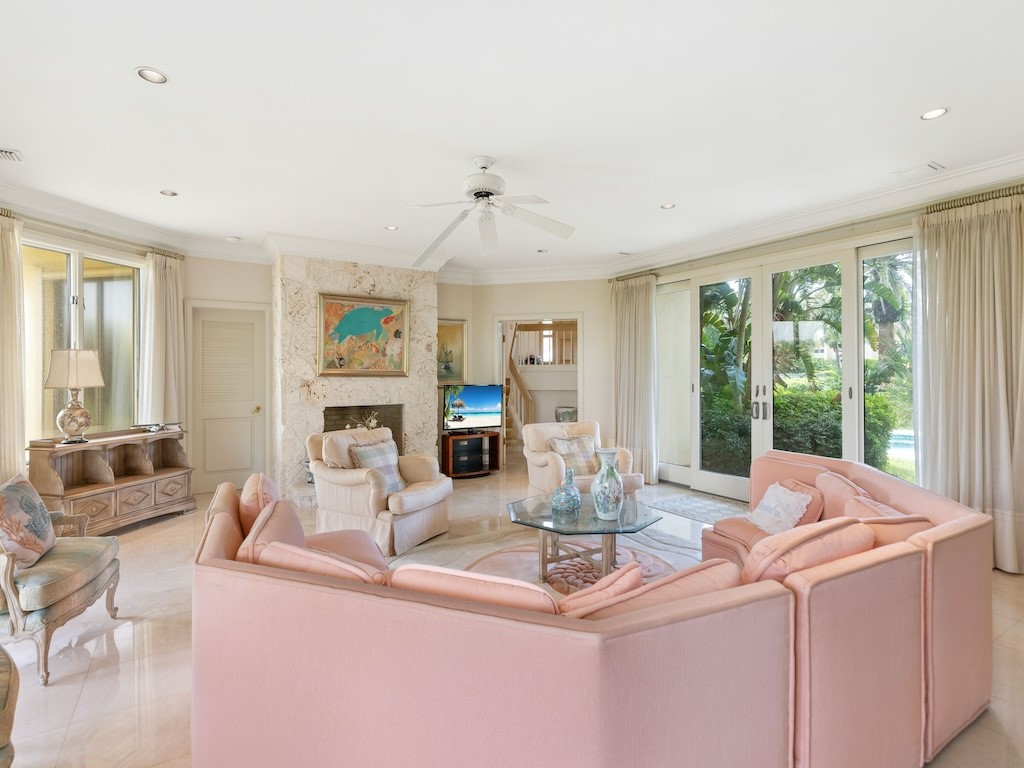 186 Ocean Way