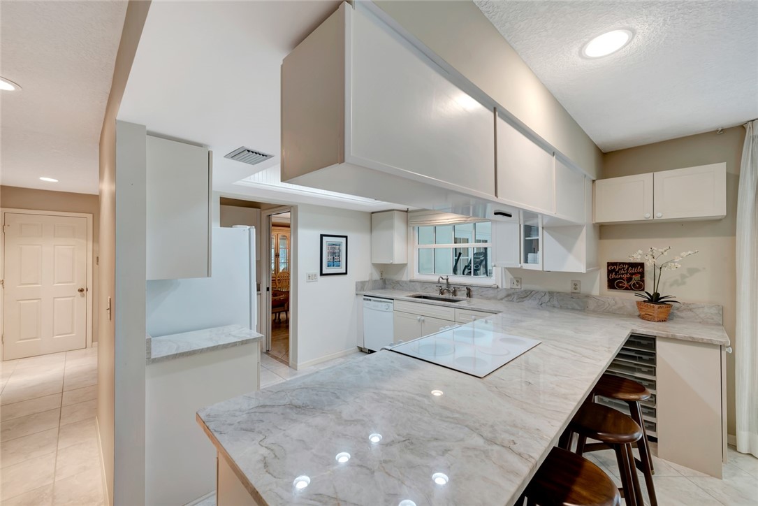 1033 Crescent Beach Road