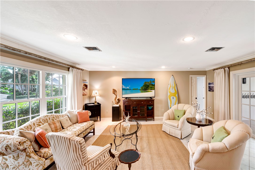 1033 Crescent Beach Road