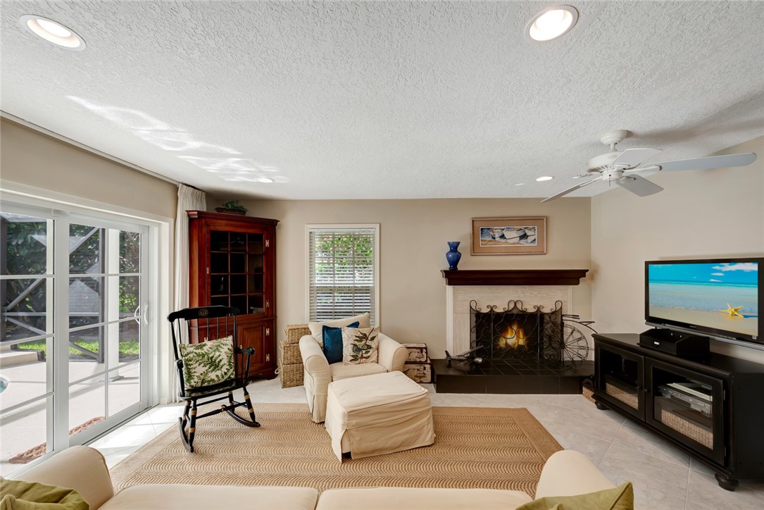 1033 Crescent Beach Road