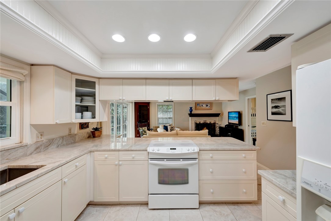 1033 Crescent Beach Road