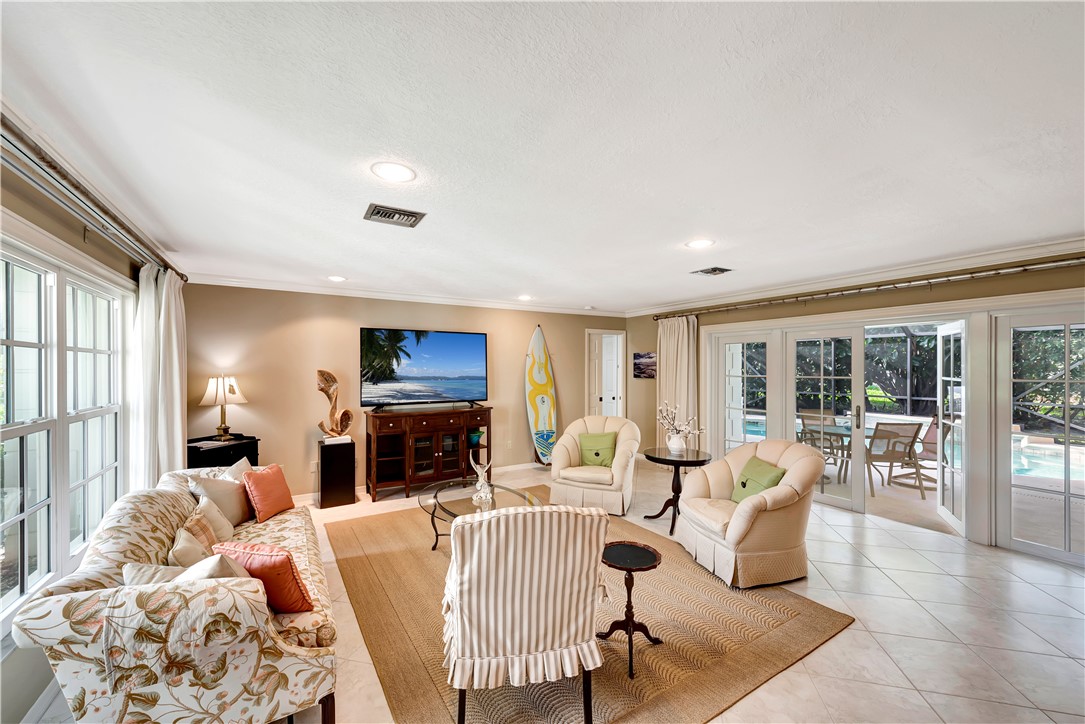 1033 Crescent Beach Road