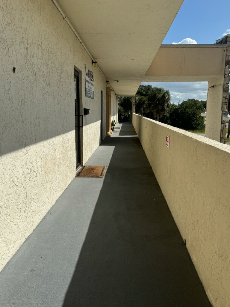 8104 US Highway 1 8130