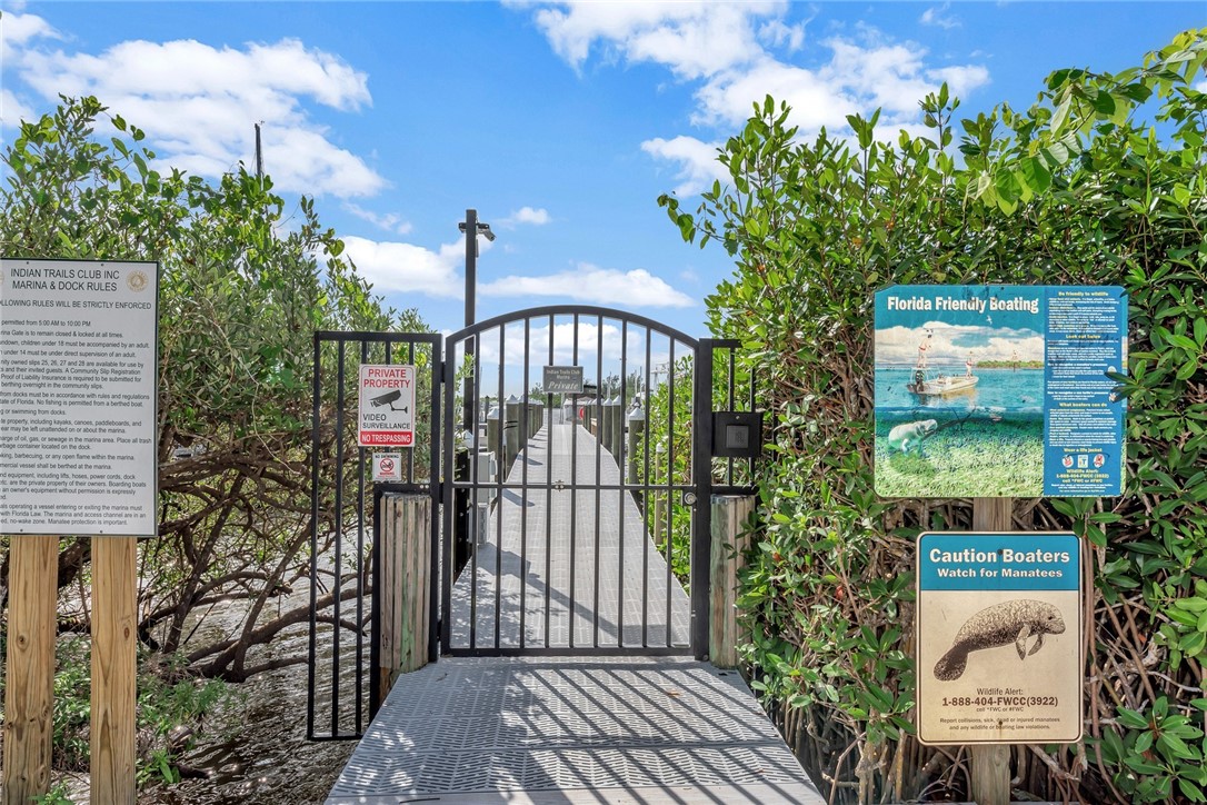900 River Trail