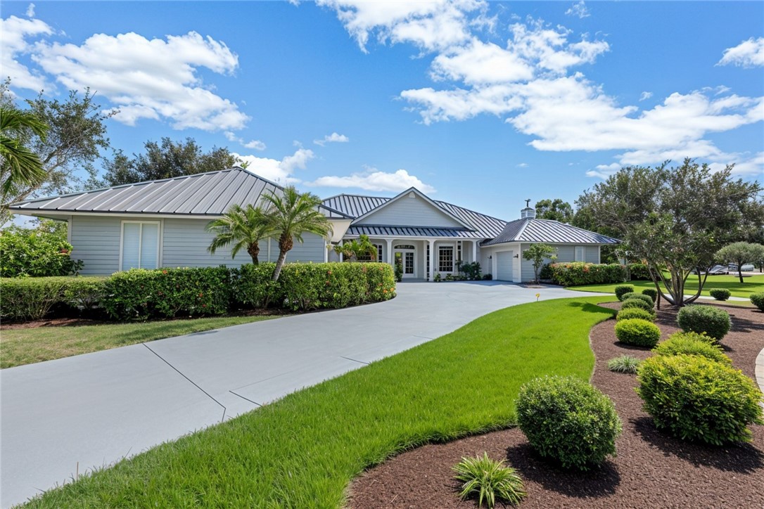 900 River Trail