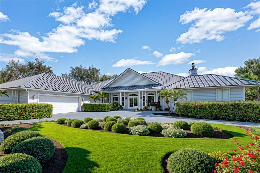 900 River Trail
