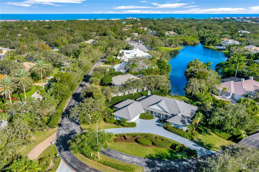 900 River Trail