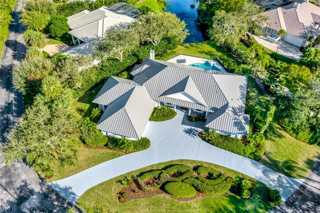 900 River Trail