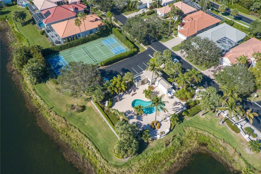 839 Island Club Square