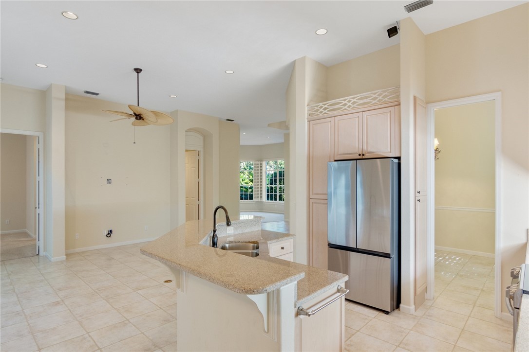 839 Island Club Square