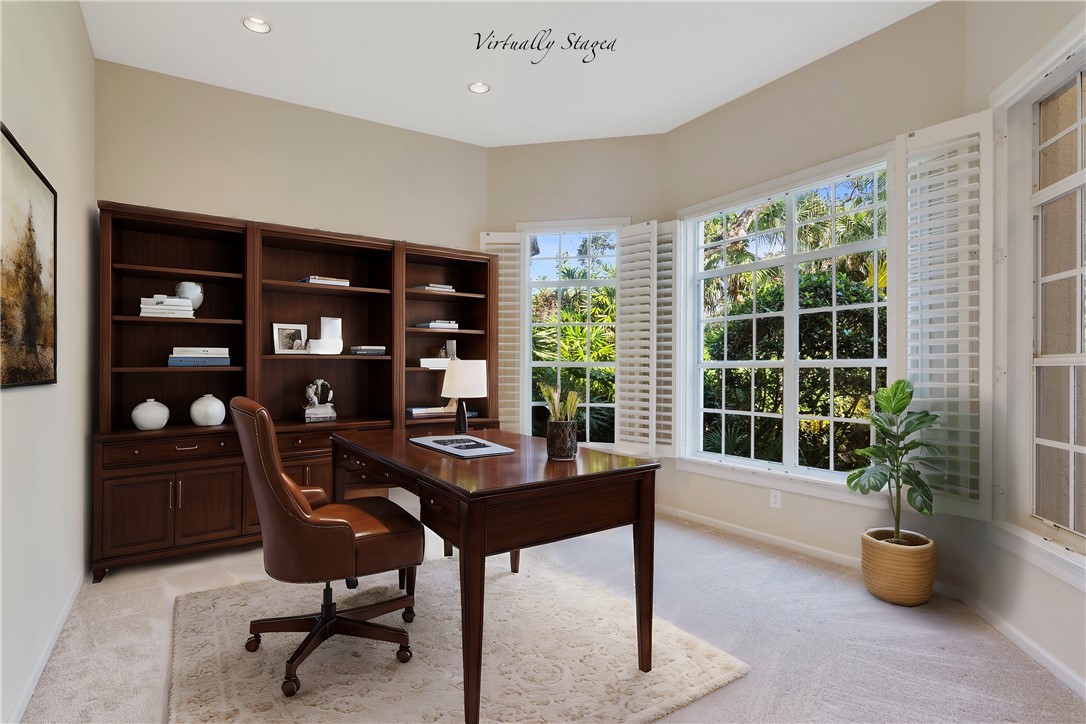 839 Island Club Square