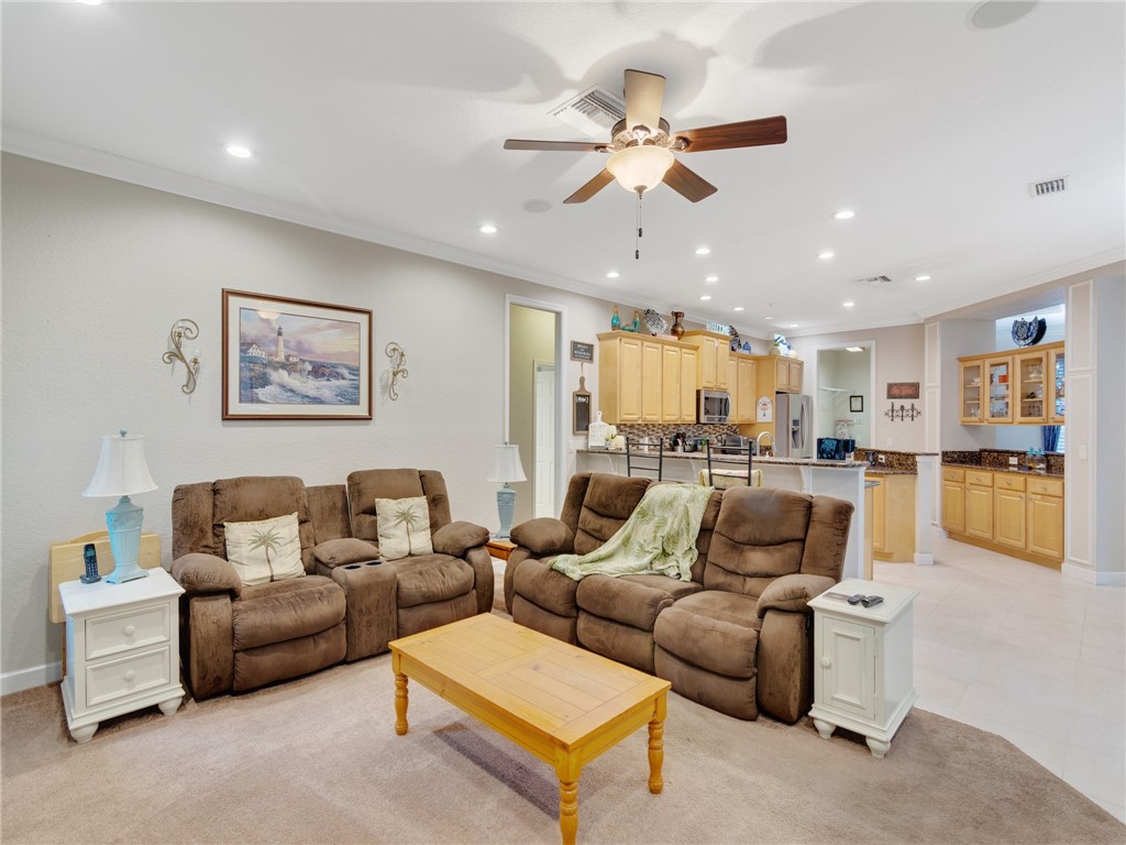 1055 White Tail Avenue SW