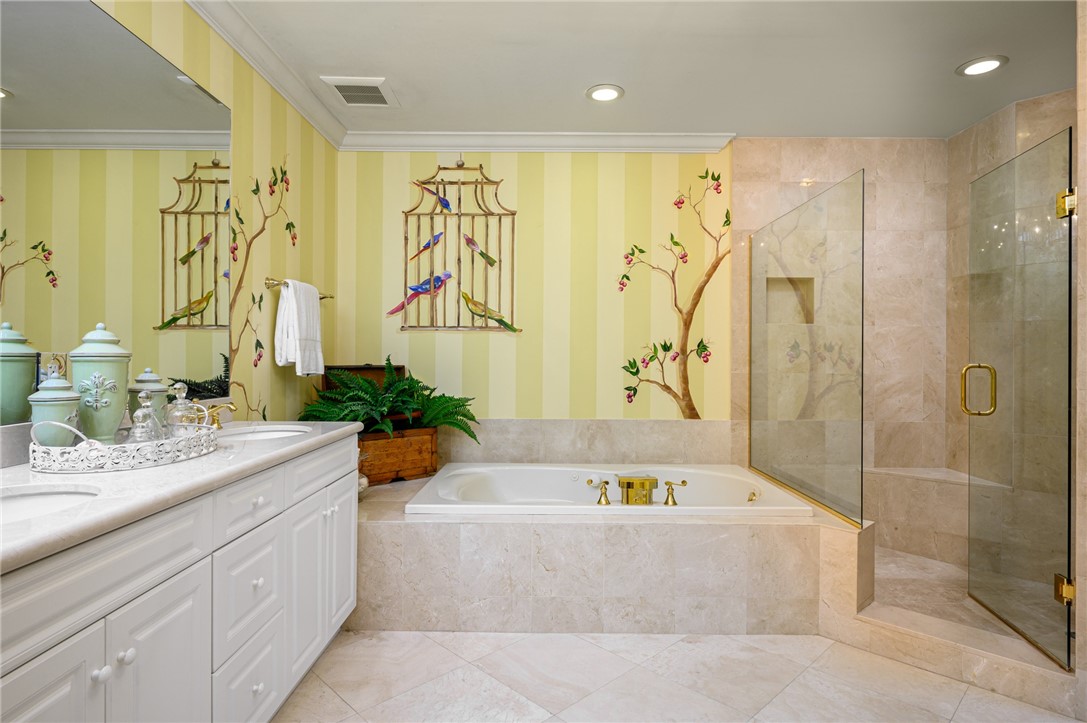 501 N Swim Club Drive 3B