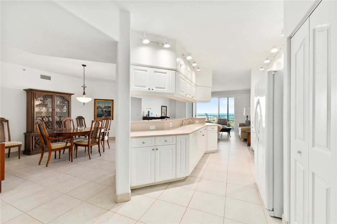 3920 N Highway A1a 203