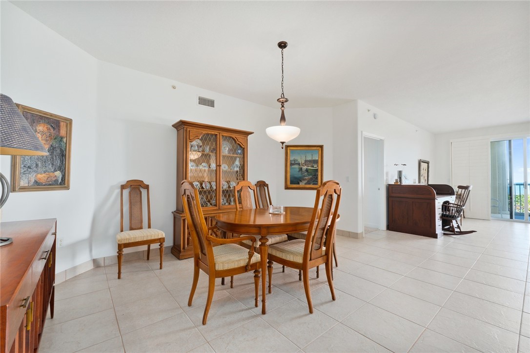 3920 N Highway A1a 203