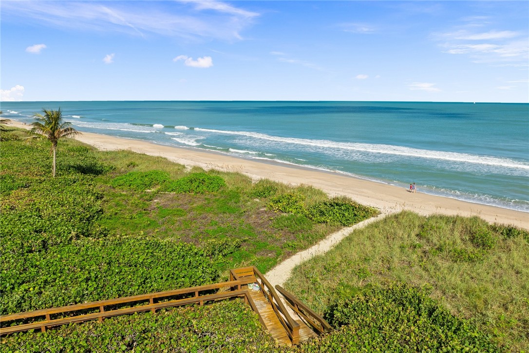 3920 N Highway A1a 203