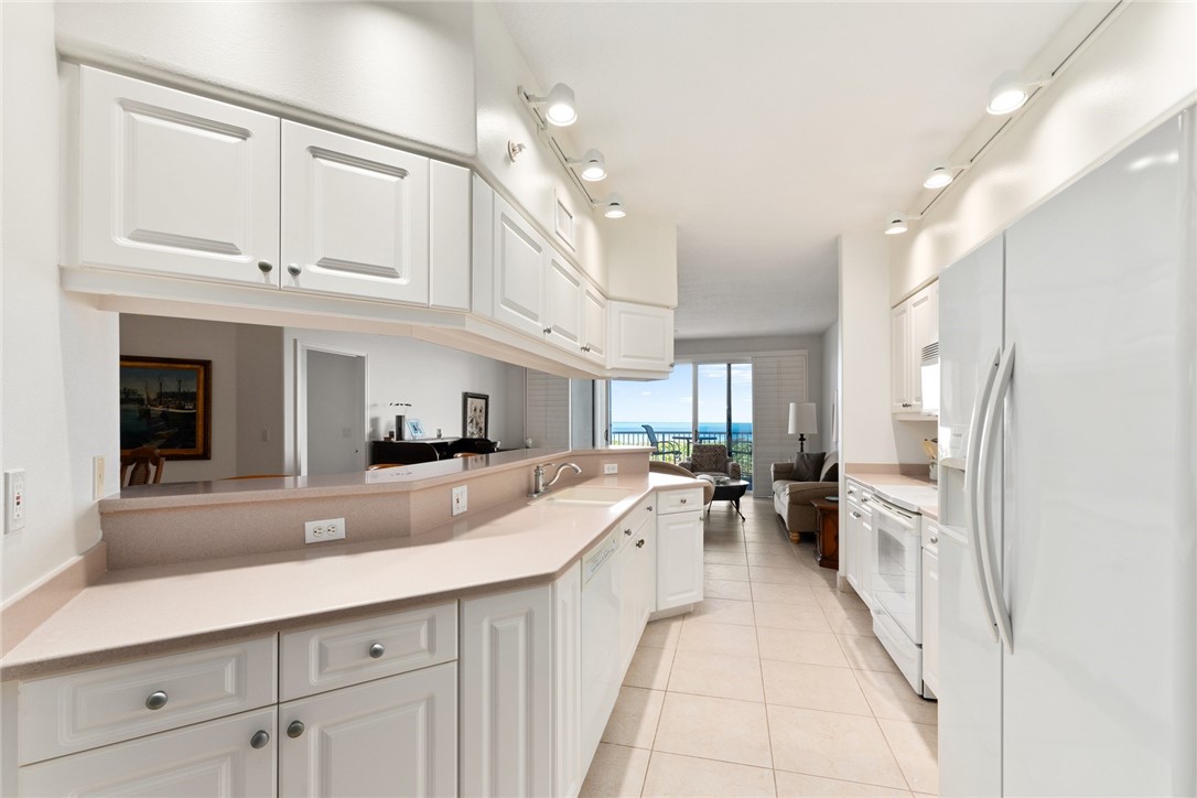 3920 N Highway A1a 203