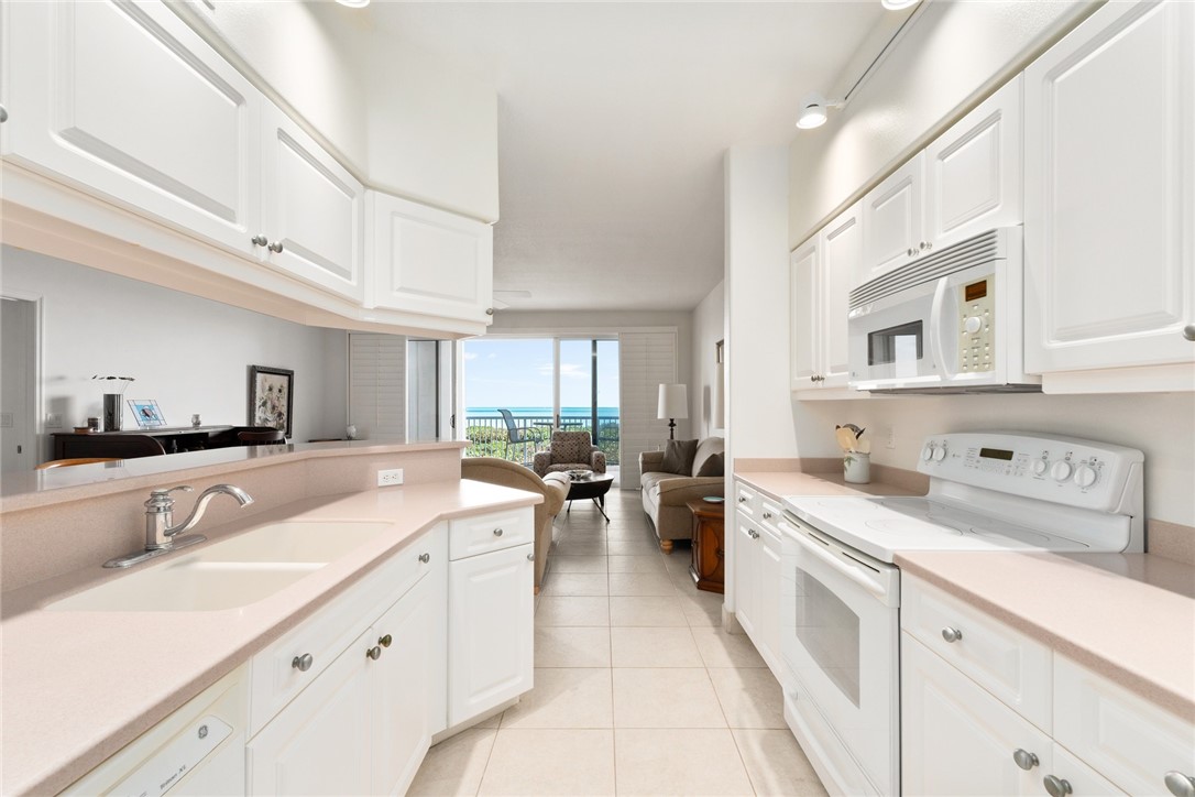 3920 N Highway A1a 203