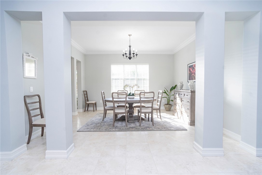 2833 Saint Barts Square