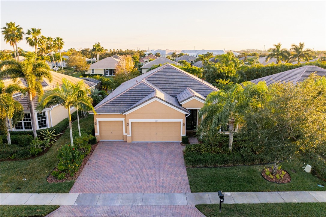 4224 Diamond Square