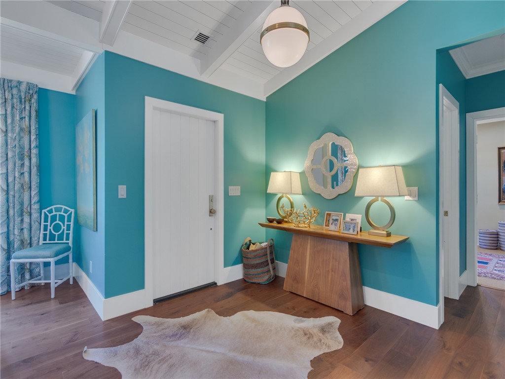 746 Iris Lane