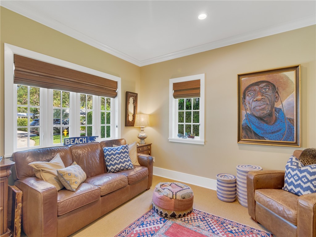 746 Iris Lane
