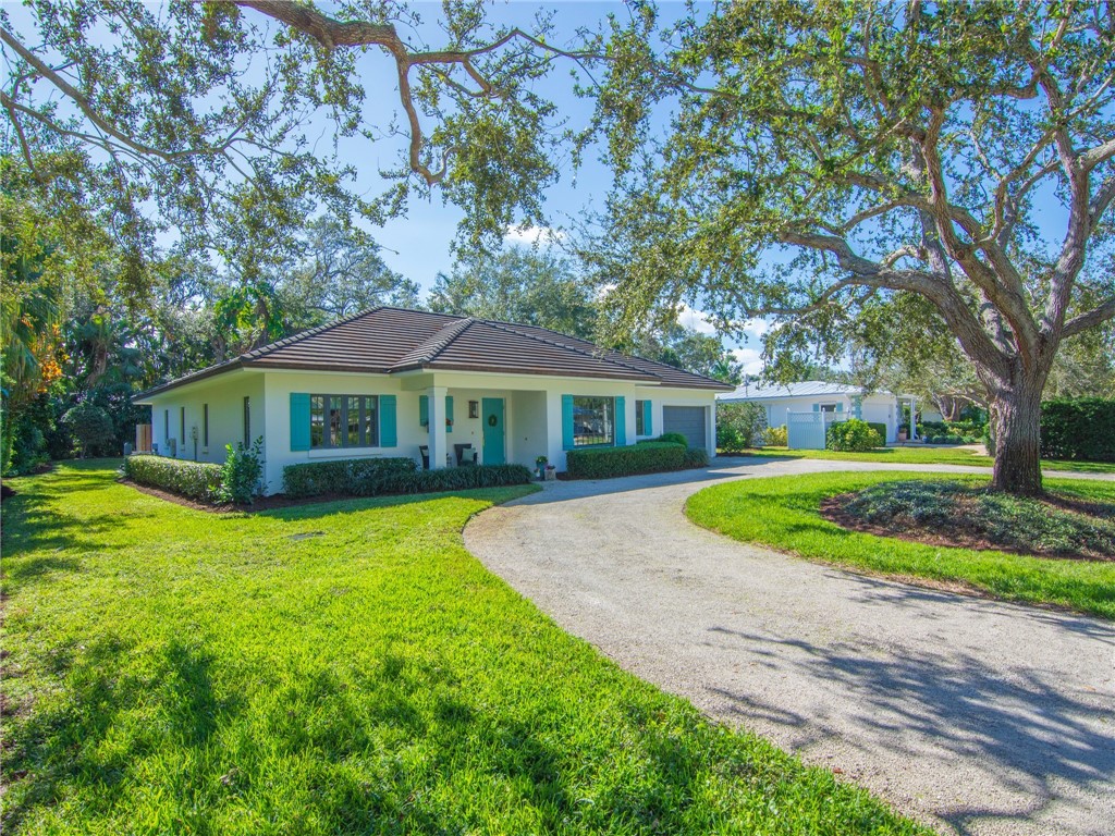 746 Iris Lane