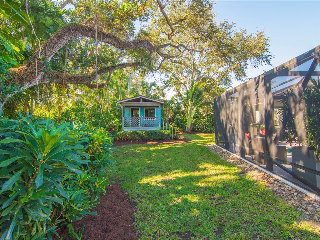 746 Iris Lane