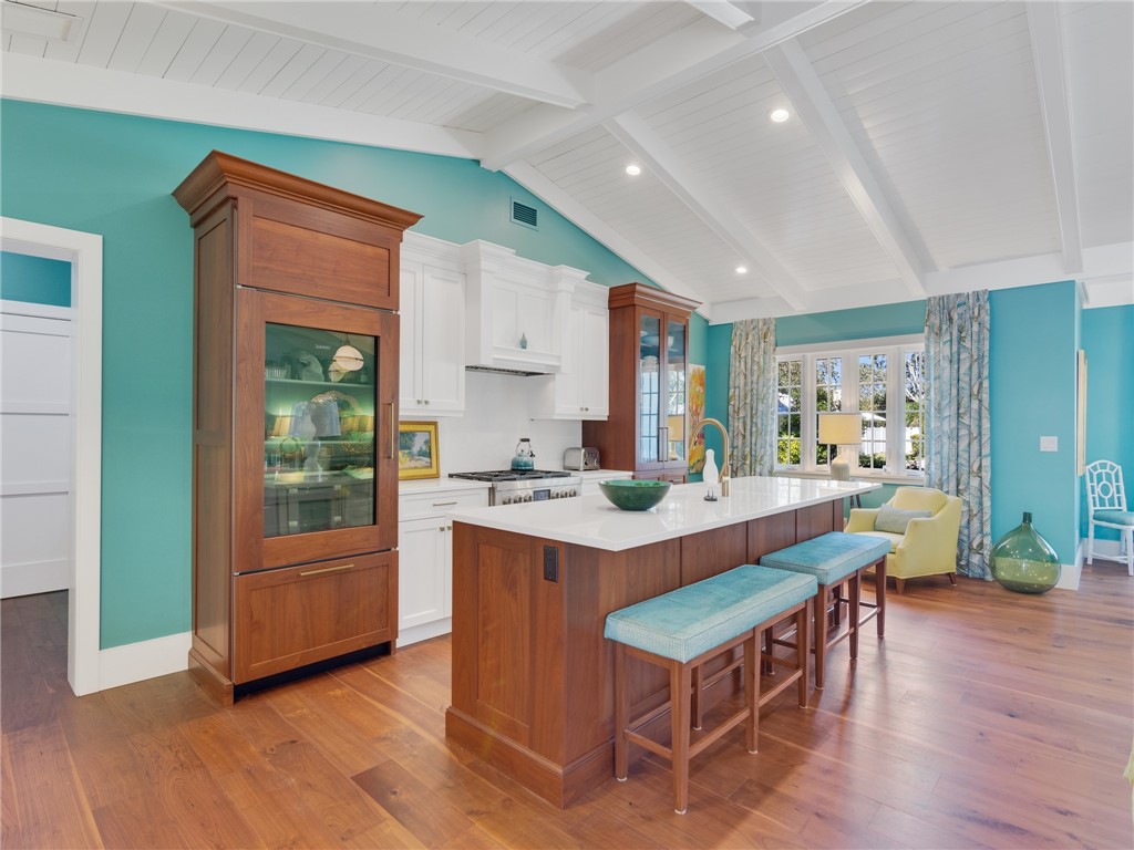 746 Iris Lane
