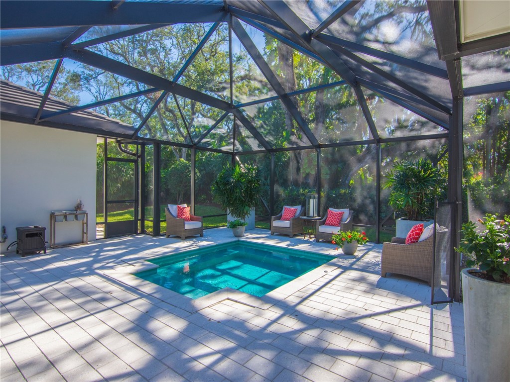 746 Iris Lane