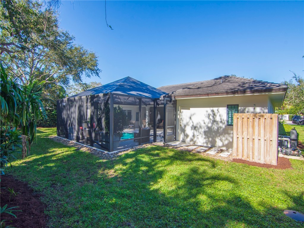746 Iris Lane