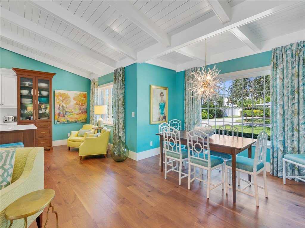 746 Iris Lane