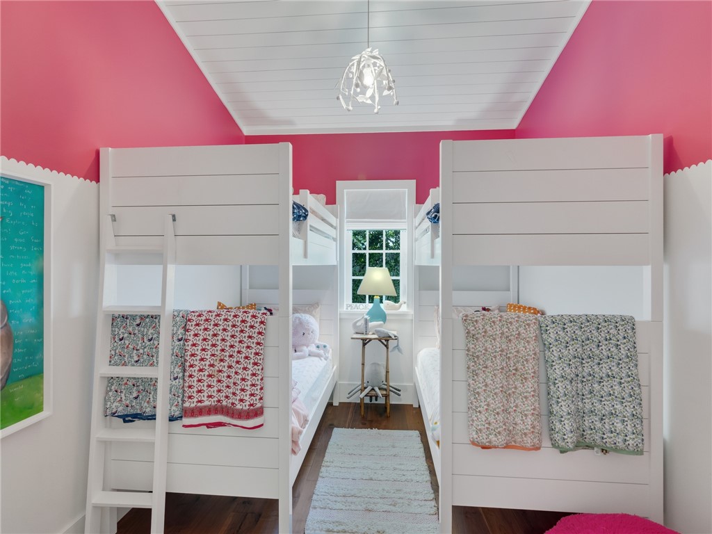 746 Iris Lane
