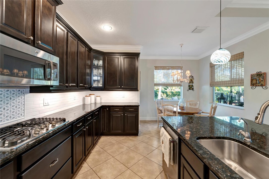 4217 Diamond Square