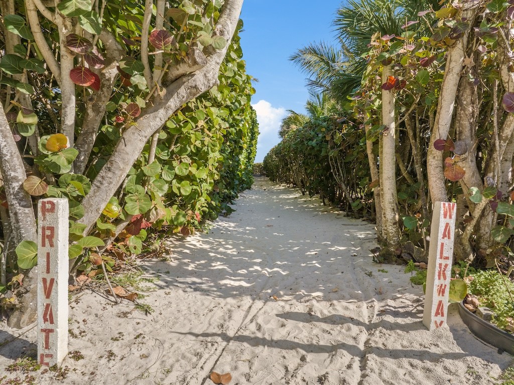 2240 Saint Christopher Lane